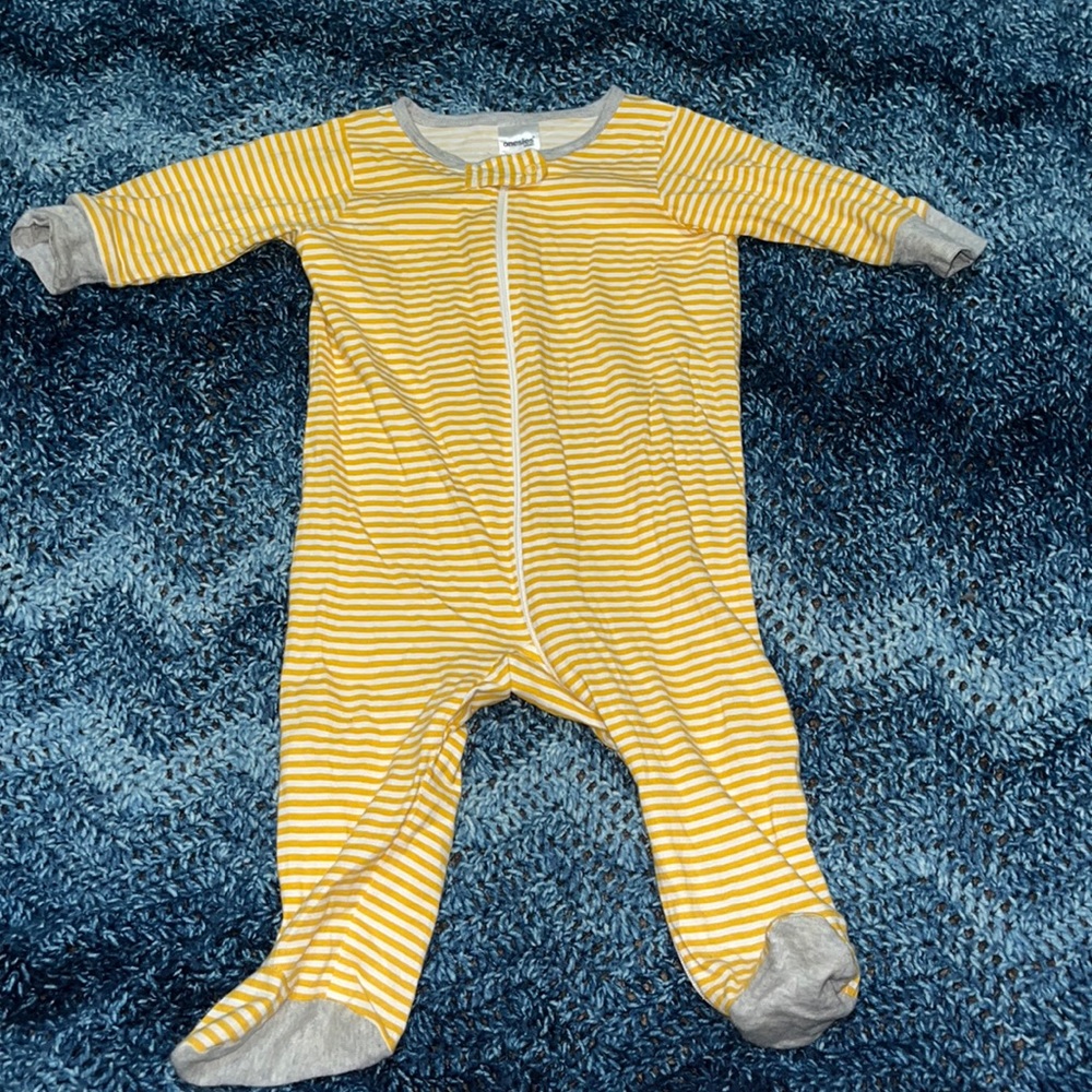 Baby zip up pajamas